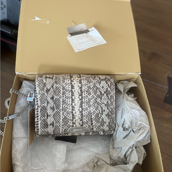 MICHAEL MICHAEL KORS Jade Snakeskin Clutch Crossbody WITH BOX & TAG! - Picture 1 of 8